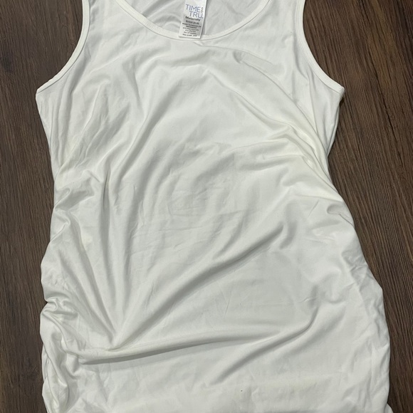Bundle of 8 maternity tank tops - Picture 5 of 9